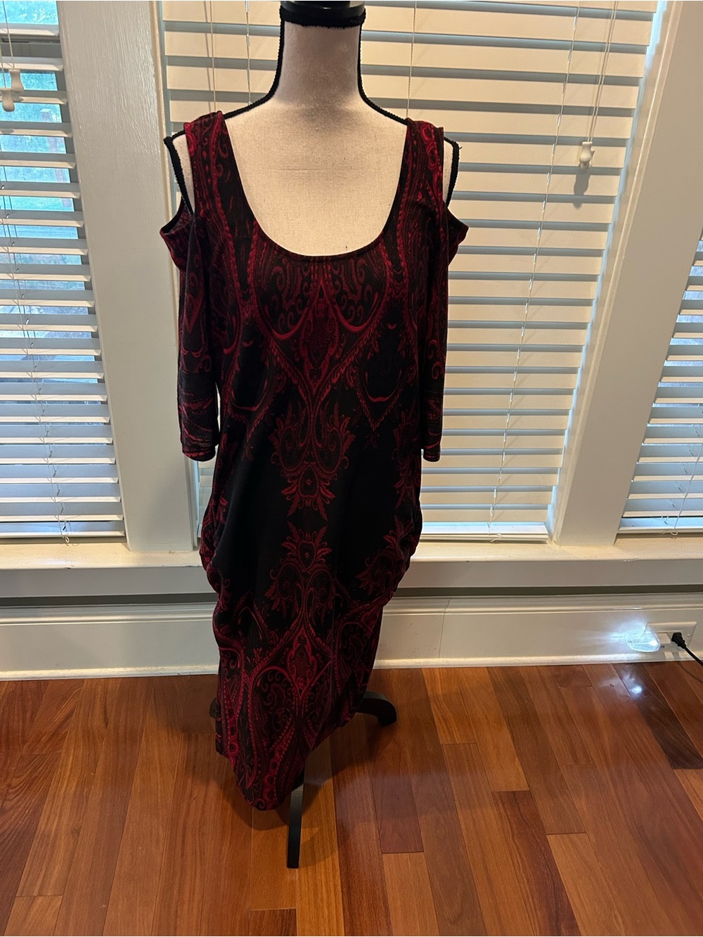 VENUS Burgundy and Black Cold-Shoulder Scoop Neck Midi Dress